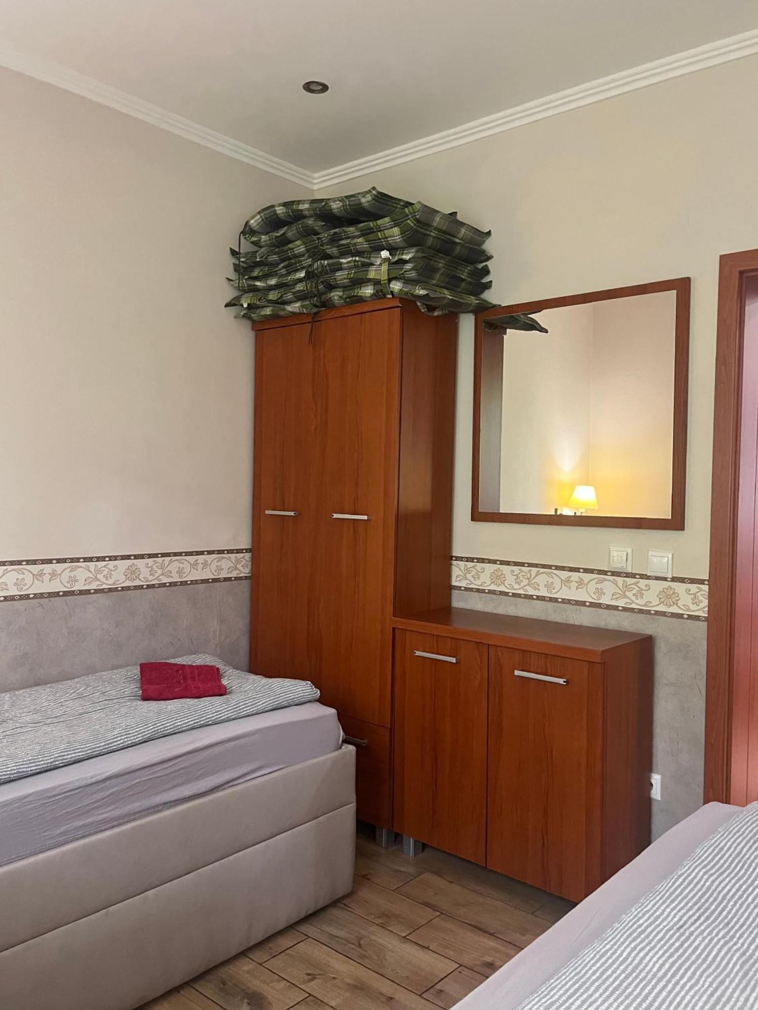 Villa Gracia Patince Exterior photo